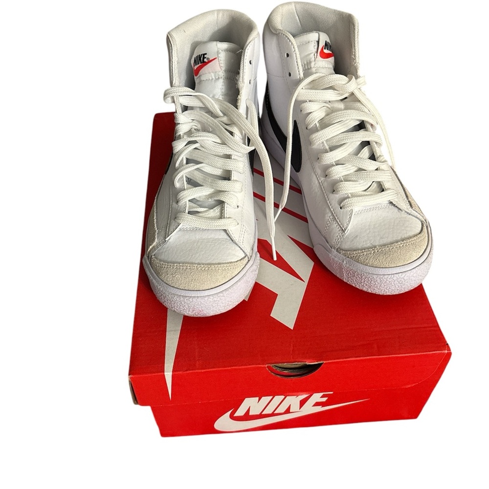 Nike Blazer Mid ‘77 White and Black Sneakers - Picture 2 of 7